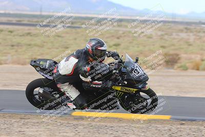 media/Sep-11-2022-SoCal Trackdays (Sun) [[81b7e951af]]/Turn 9 Inside (910am)/